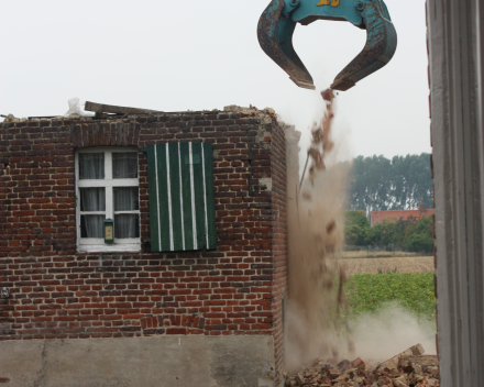 Afbraakwerken en aanleg van terrassen en opritten regio Roeselare, Izegem, Tielt, Ardooie, Pittem, Hooglede, Gits, Ingelmunster, Moorsele, Lendelede, Gullegem, Kortrijk