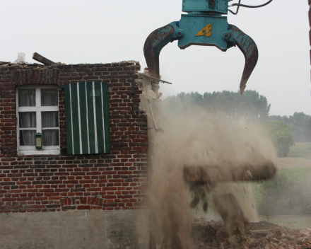 Afbraakwerken en aanleg van terrassen en opritten regio Roeselare, Izegem, Tielt, Ardooie, Pittem, Hooglede, Gits, Ingelmunster, Moorsele, Lendelede, Gullegem, Kortrijk