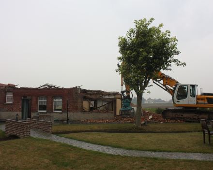 Afbraakwerken en aanleg van terrassen en opritten regio Roeselare, Izegem, Tielt, Ardooie, Pittem, Hooglede, Gits, Ingelmunster, Moorsele, Lendelede, Gullegem, Kortrijk