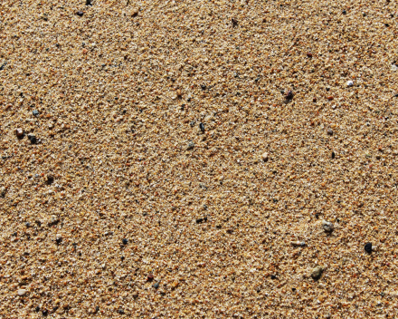 Zand | Leveren van bouwstoffen in regio Roeselare, Izegem, Tielt, Ardooie, Pittem, Hooglede, Gits, Ingelmunster, Moorsele, Lendelede, Gullegem, Kortrijk