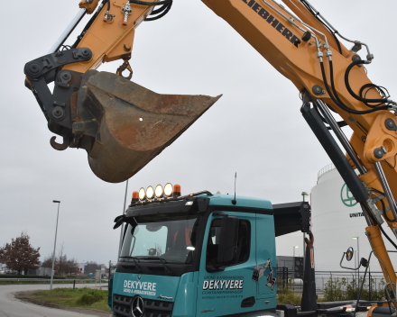 Grondwerken, afbraakwerken, betonwerken en containerverhuur regio Roeselare