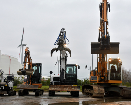 Grondwerken, afbraakwerken, betonwerken en containerverhuur regio Roeselare